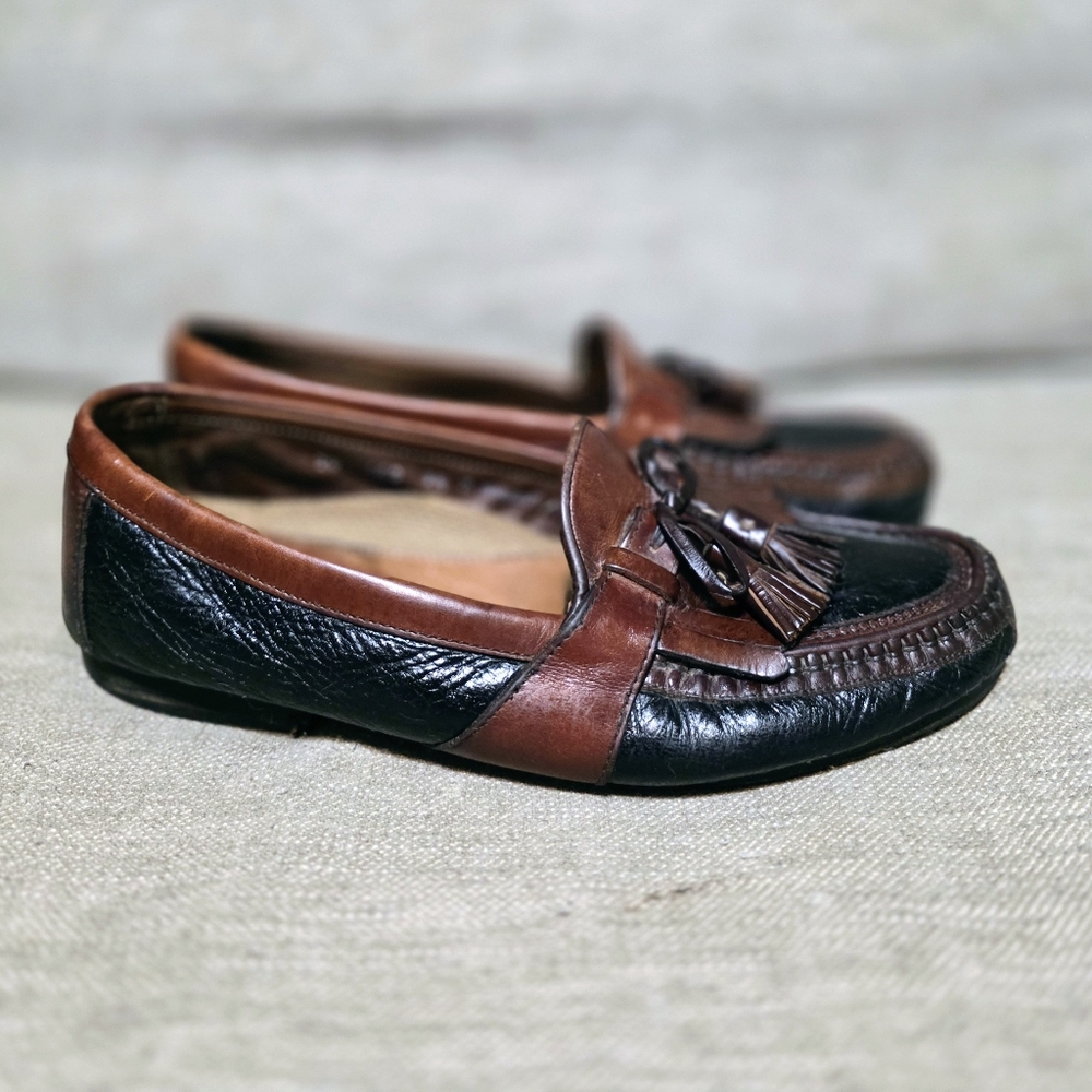 Johnston & Murphy Pebbled Brown and Black Leather Tassle Loafers Sz. 9.5